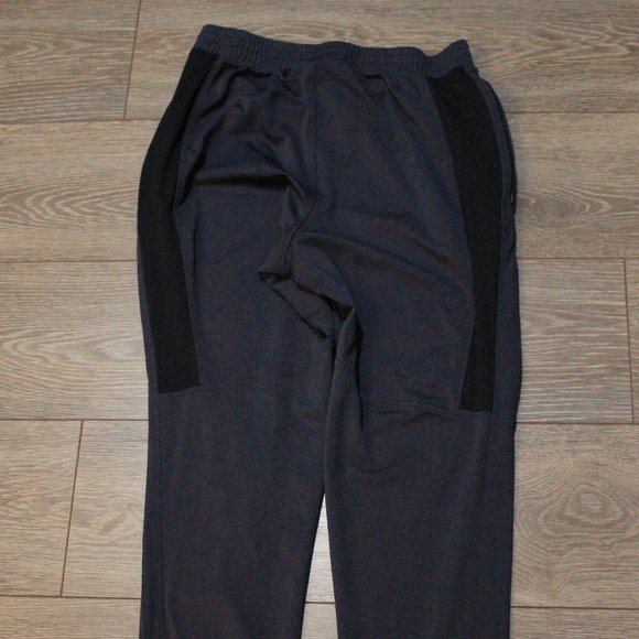 Under Armor Sweatpants - Picture 2 of 3